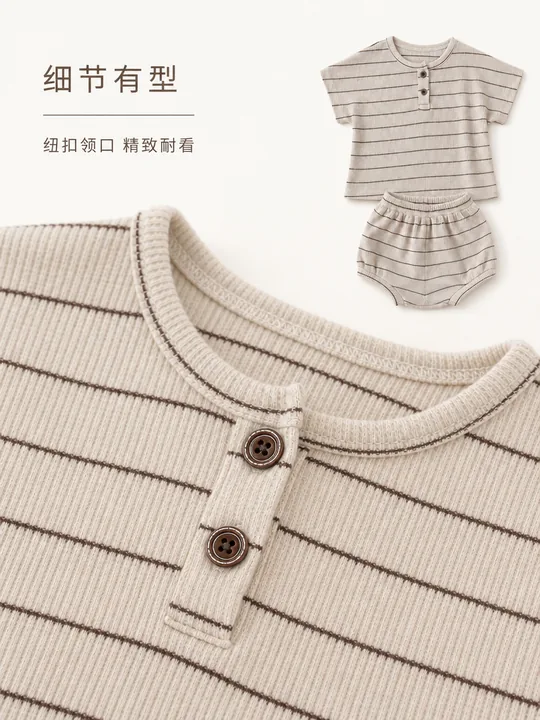 AI 商品详情图:纽扣和做工细节特写示例
